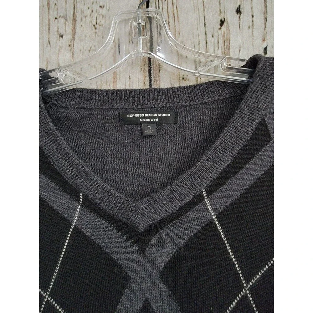 EXPRESS M Merino Wool Argyle Retro Sweater Pullover‎ V-Neck Design Studio EUC!